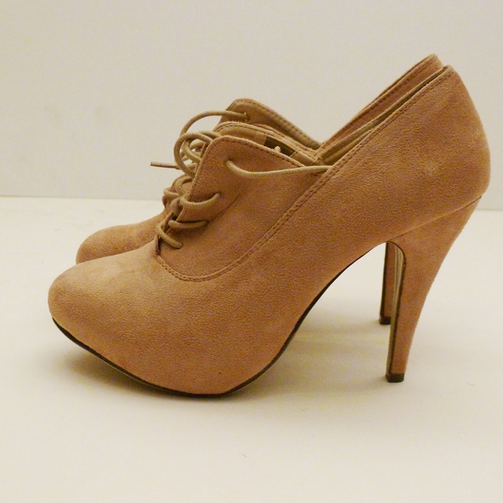 heels - Picture 3 of 4